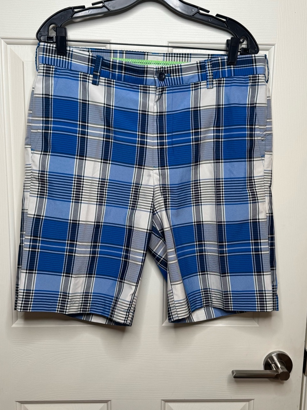 IZOD Golf Men's Plaid Golf Shorts 34 (34" Waist) Blue/White 10" Inseam Pockets